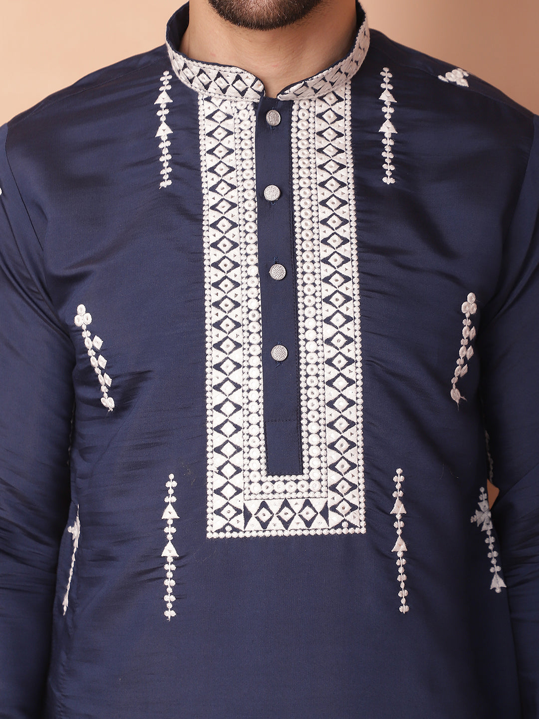 Men's Collar Chikankari Embroidered Kurta With Pyjama - Taantav