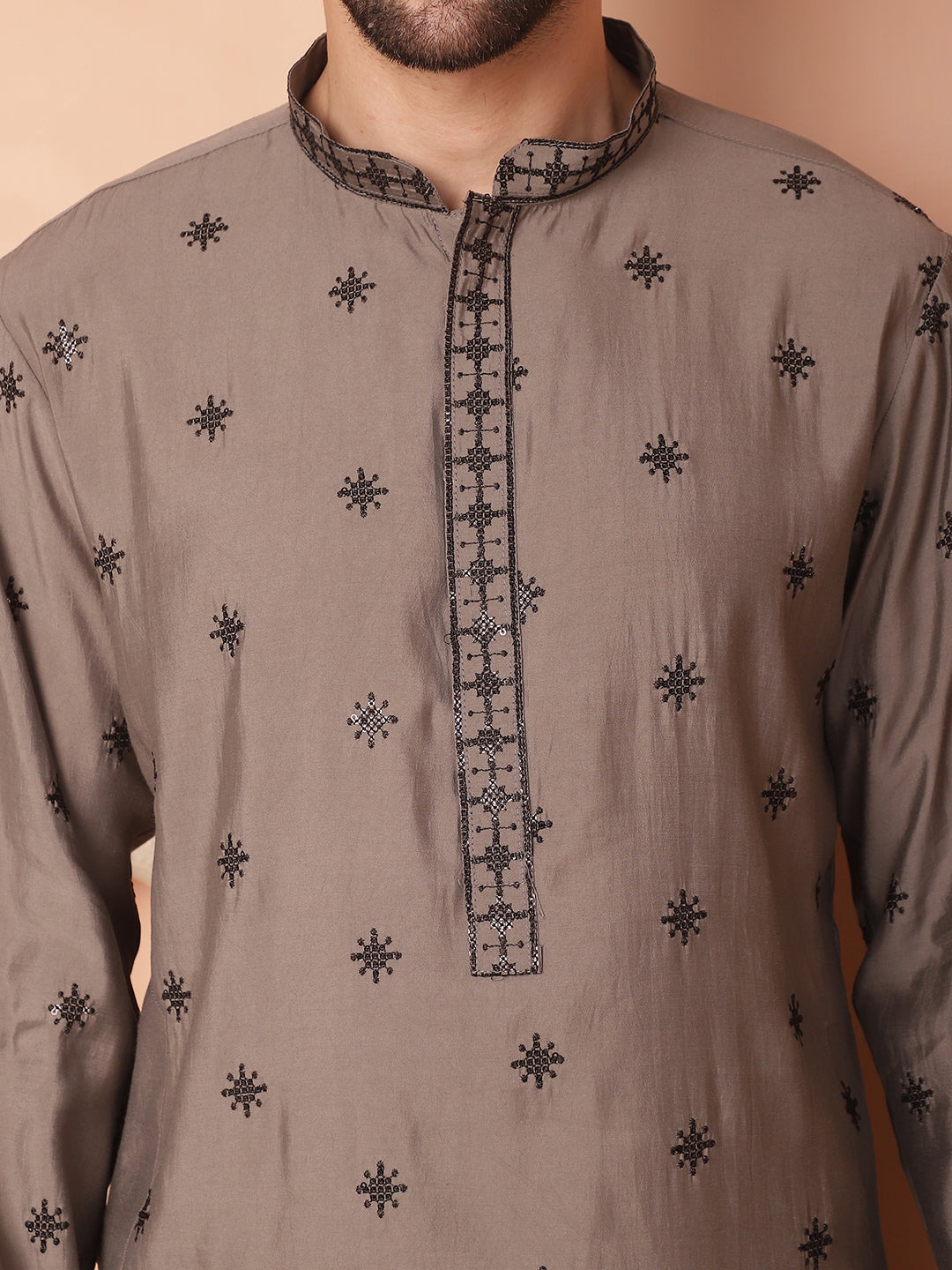 Men's Collar Chikankari Embroidered Kurta With Pyjama - Taantav