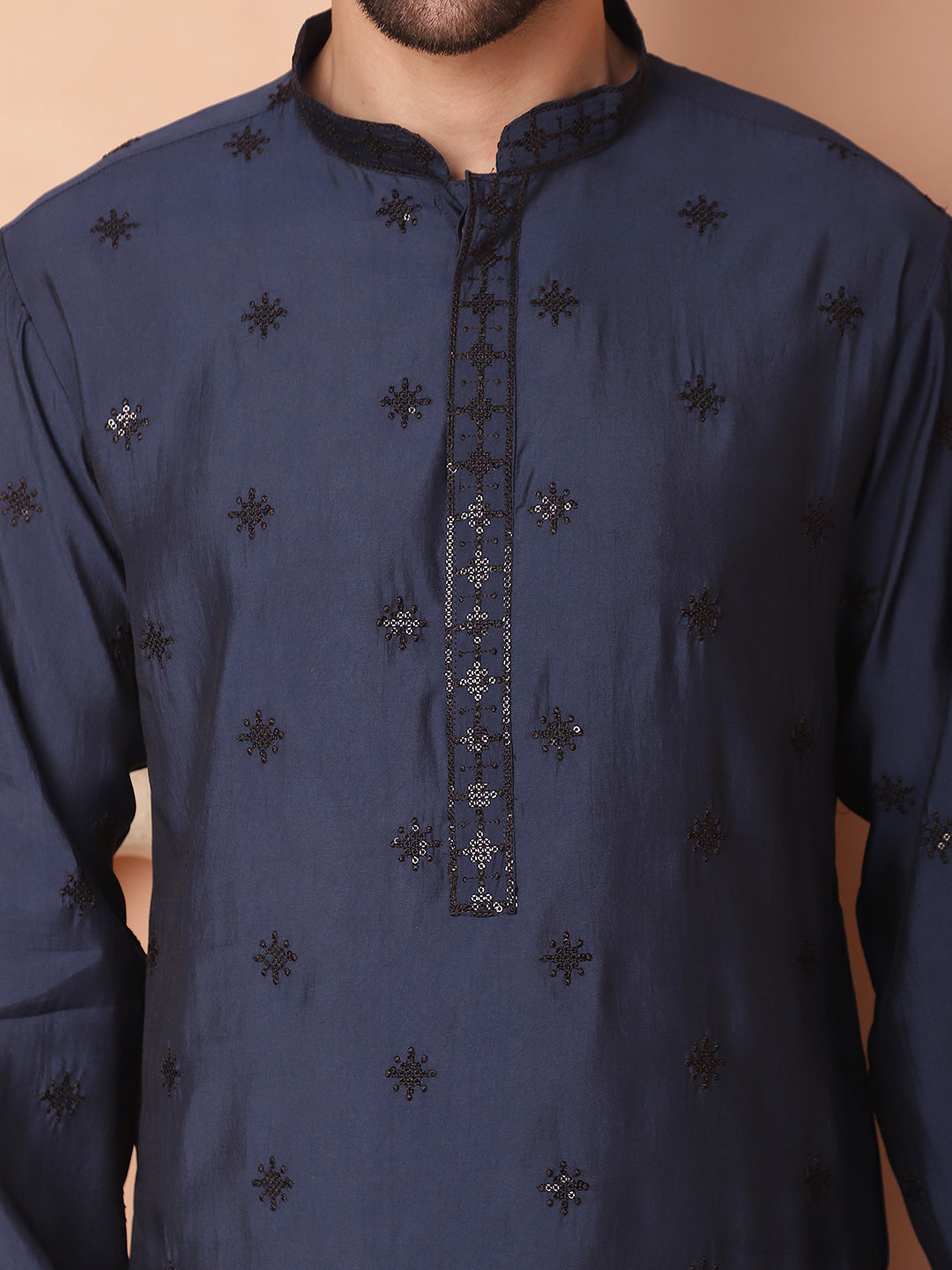 Men's Collar Chikankari Embroidered Kurta With Pyjama - Taantav