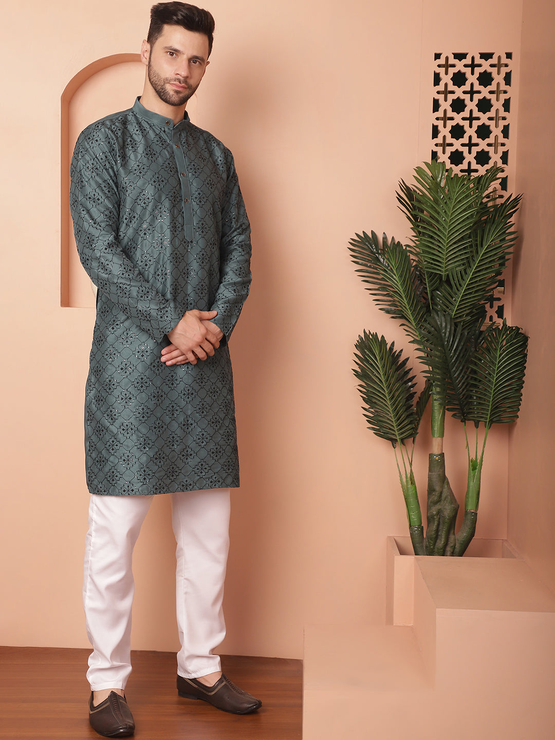 Men's Chikankari and Sequence Kurta with Pyjama - Taantav