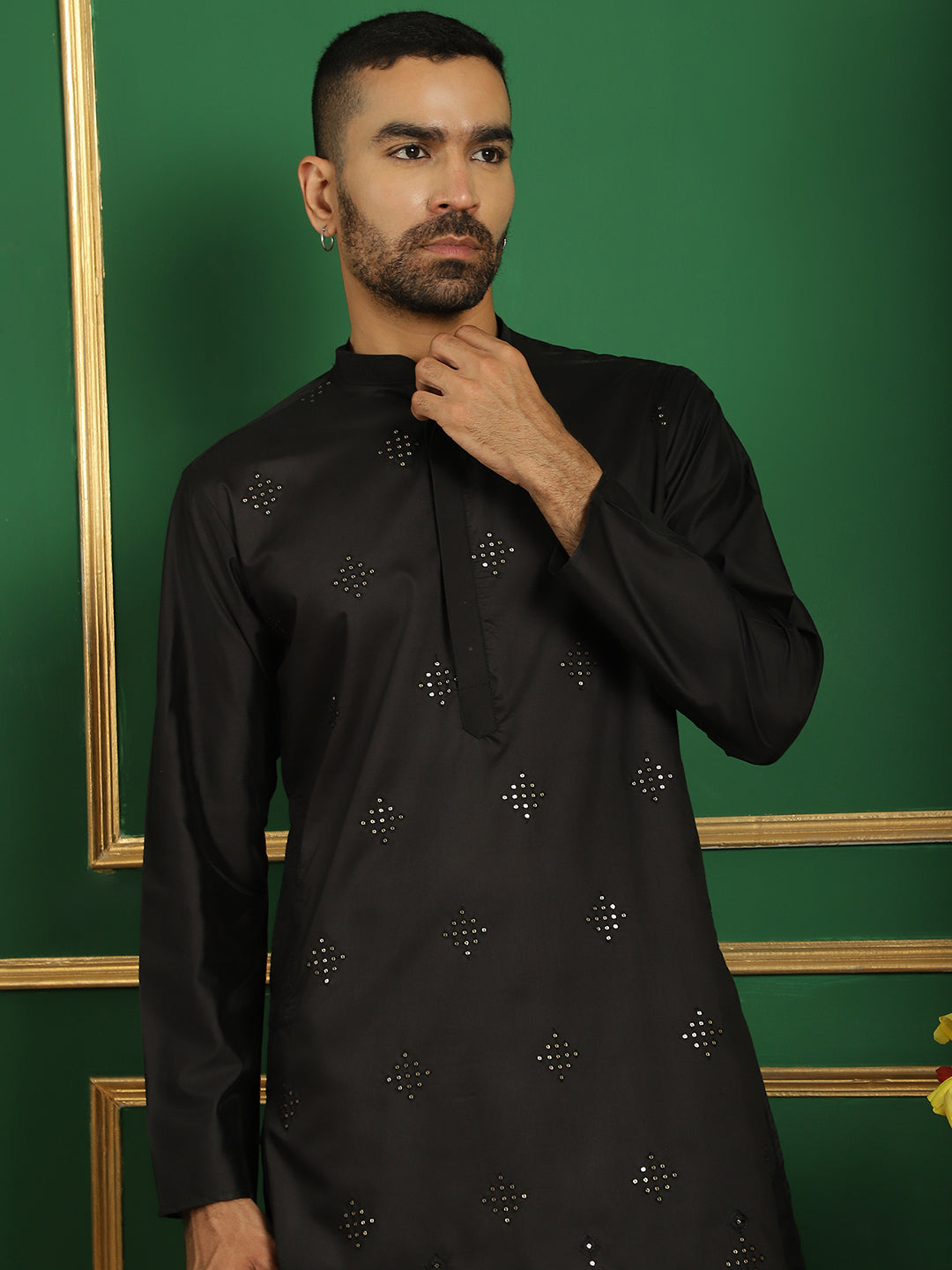 Men's Embroidered Kurta with Pyjama - Taantav