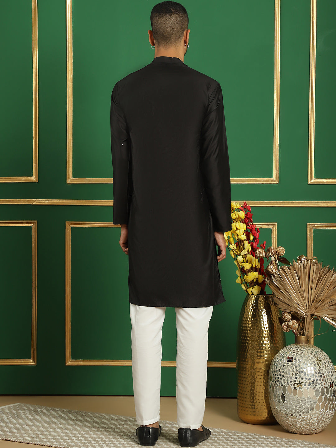 Men's Embroidered Kurta with Pyjama - Taantav