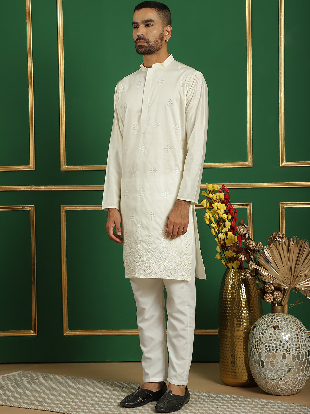 Men's Embroidered Kurta with Pyjama - Taantav