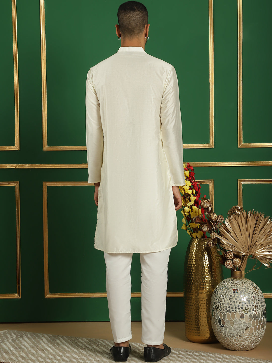 Men's Embroidered Kurta with Pyjama - Taantav