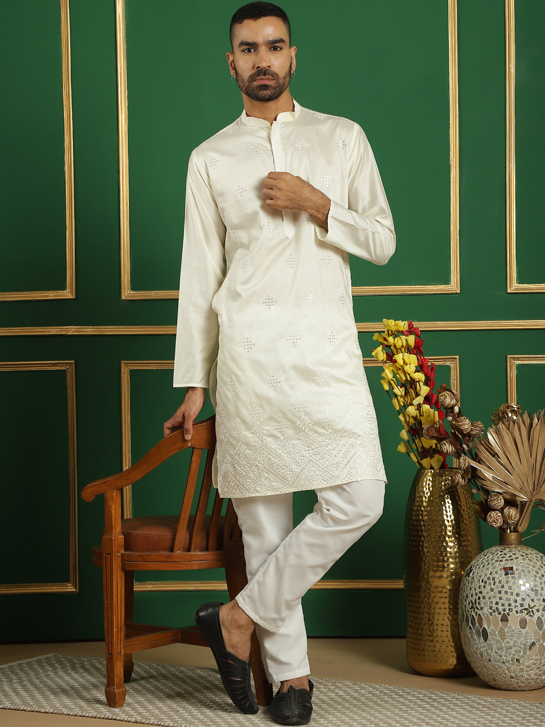 Men's Embroidered Kurta with Pyjama - Taantav