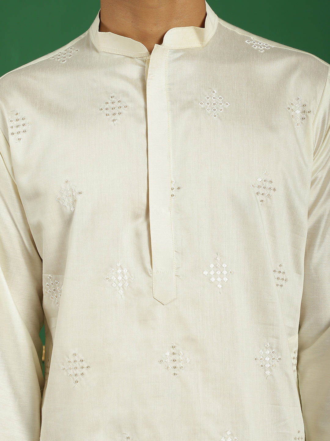 Men's Embroidered Kurta with Pyjama - Taantav