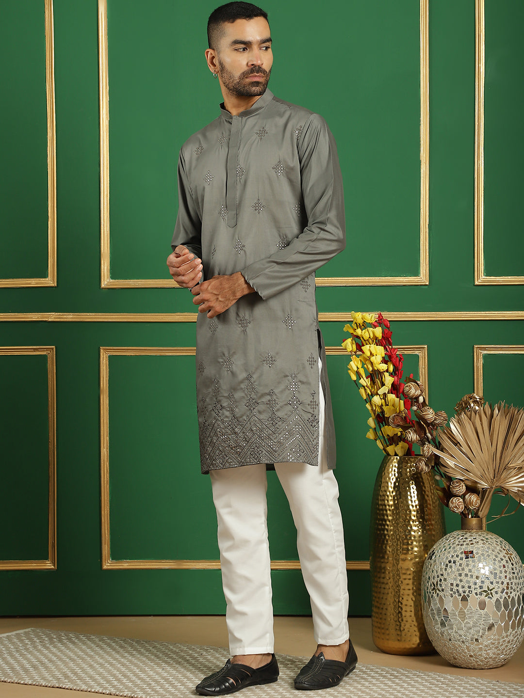 Men's Embroidered Kurta with Pyjama - Taantav