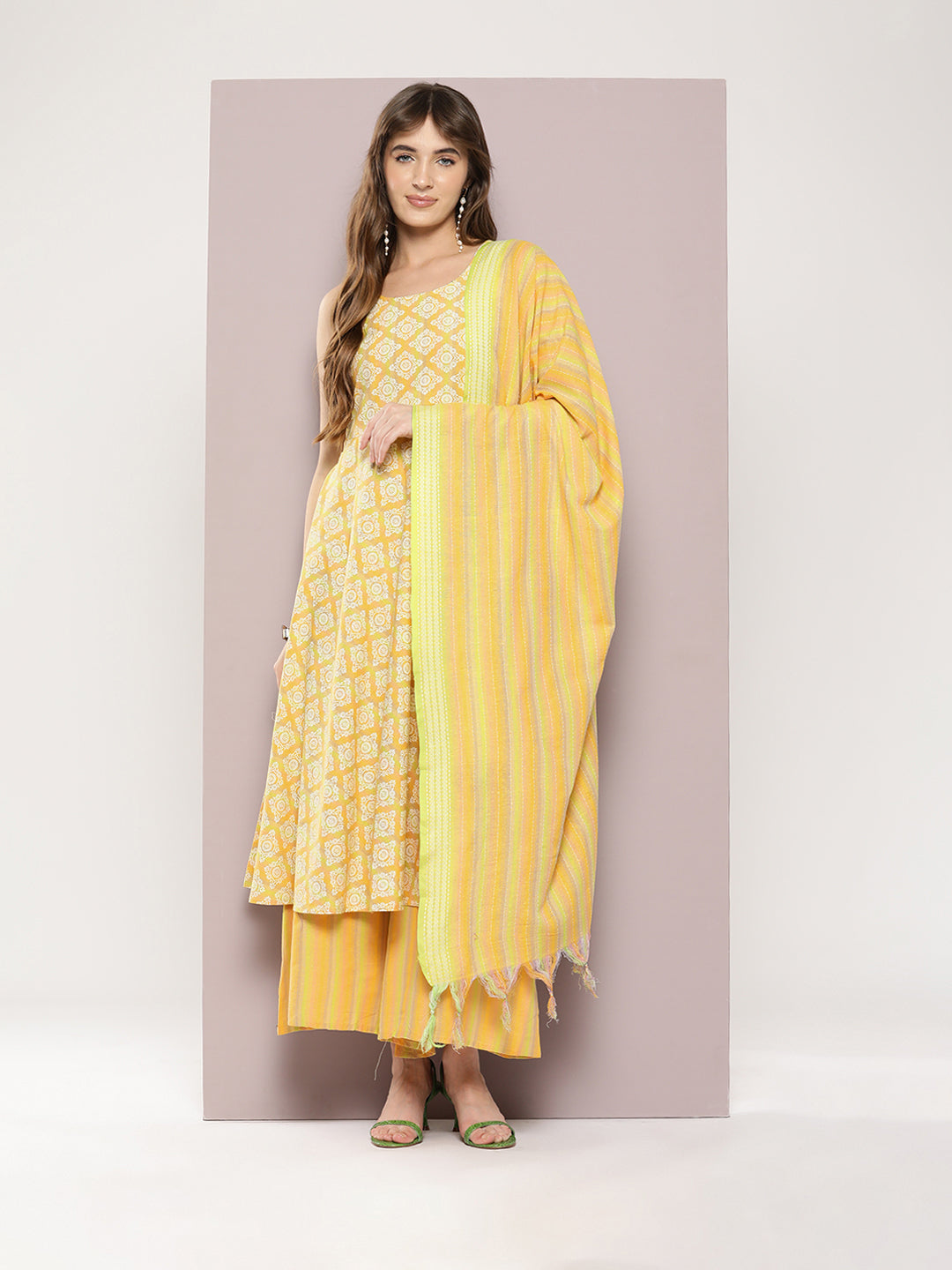 Women's Printed flared kurta palazzos dupatta set - Taantav