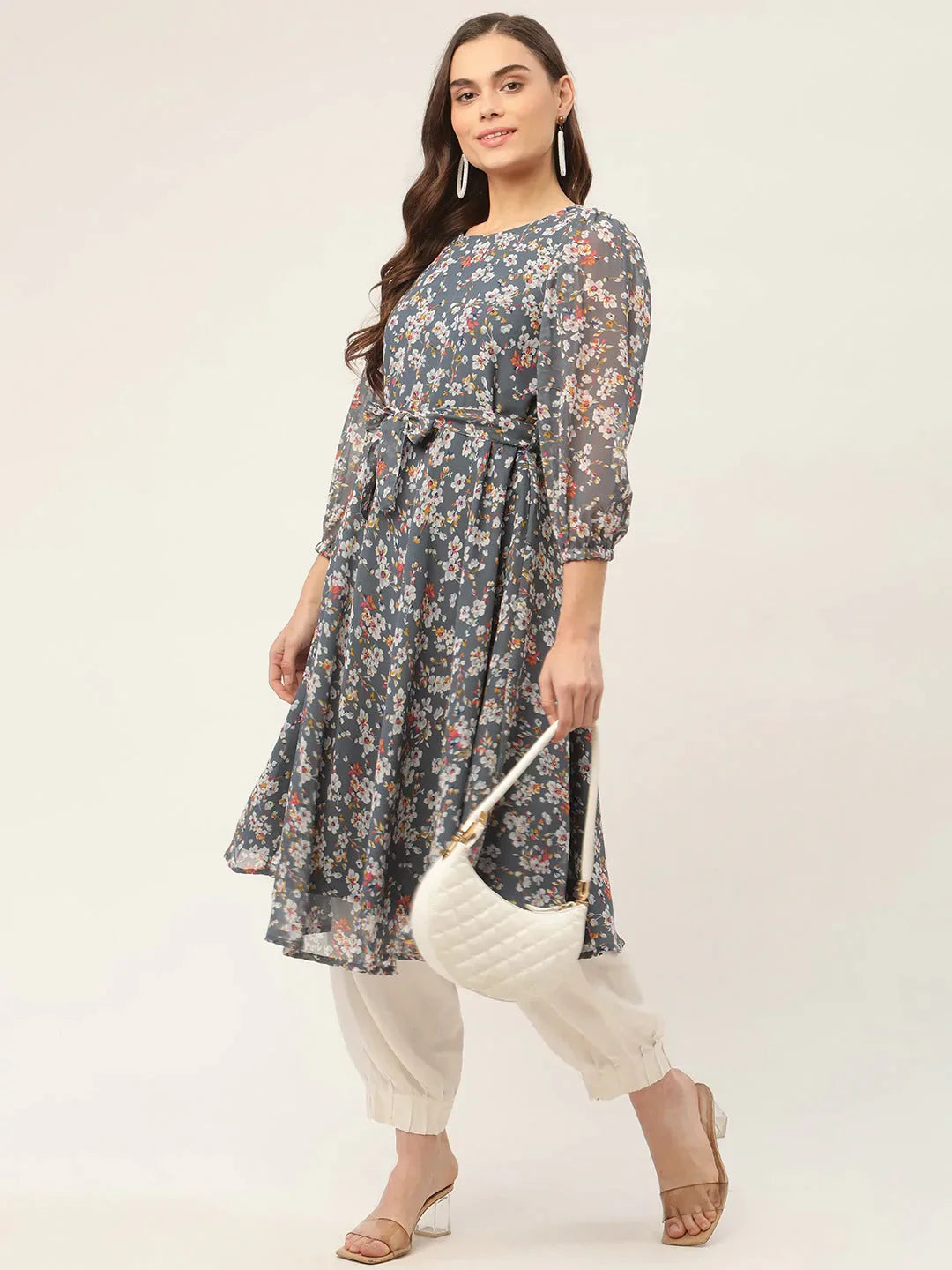 Women's Grey & White Georgette Floral Printed Kurta - Taantav