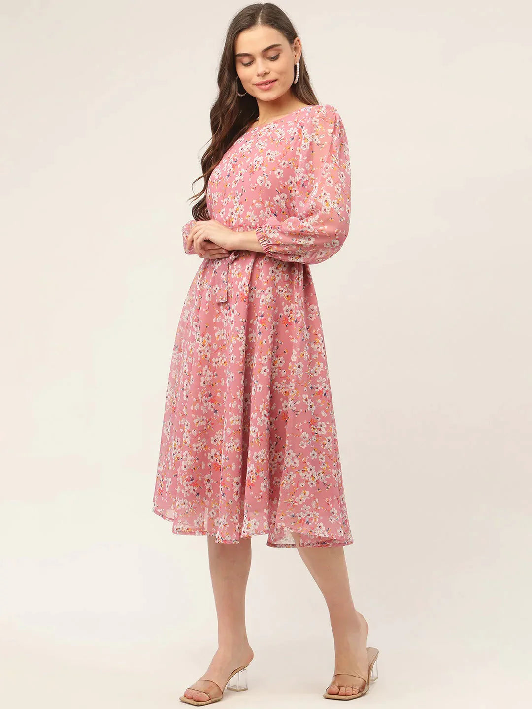 Women's Pink & White Georgette Floral Printed Kurta - Taantav