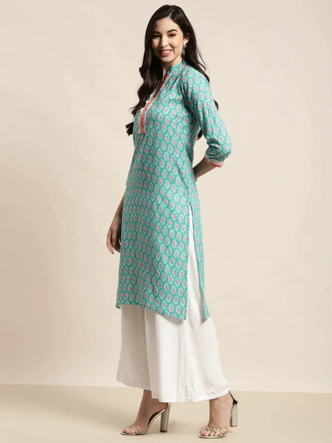 Women's Ethnic Motifs Thread Work Kurta - Taantav