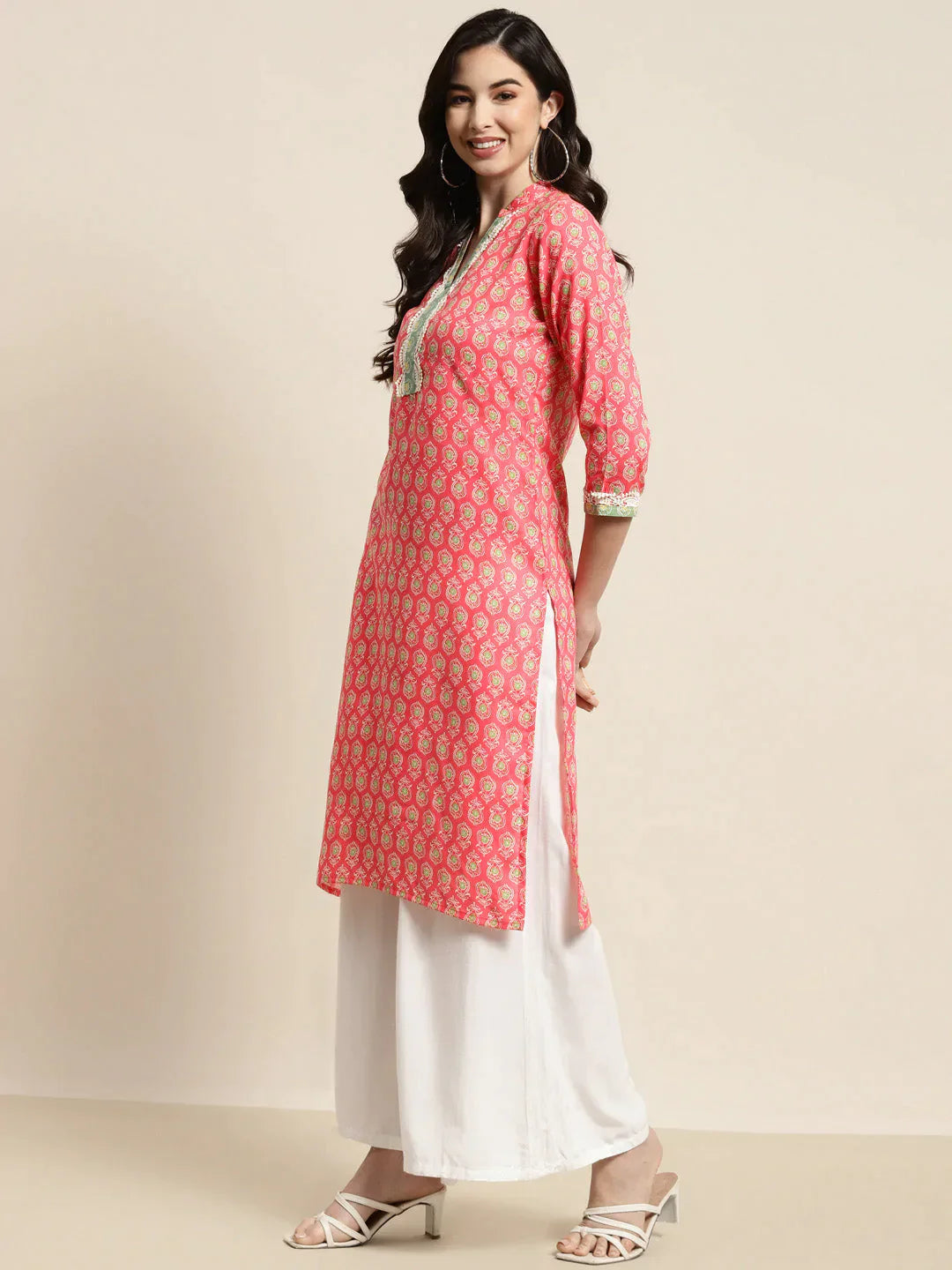 Women's Ethnic Motifs Thread Work Kurta - Taantav