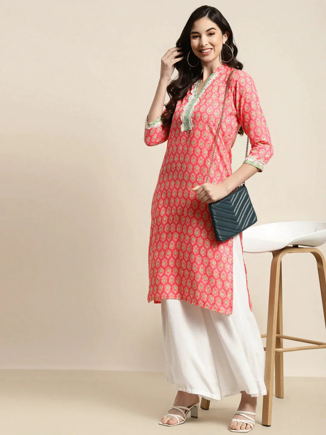 Women's Ethnic Motifs Thread Work Kurta - Taantav