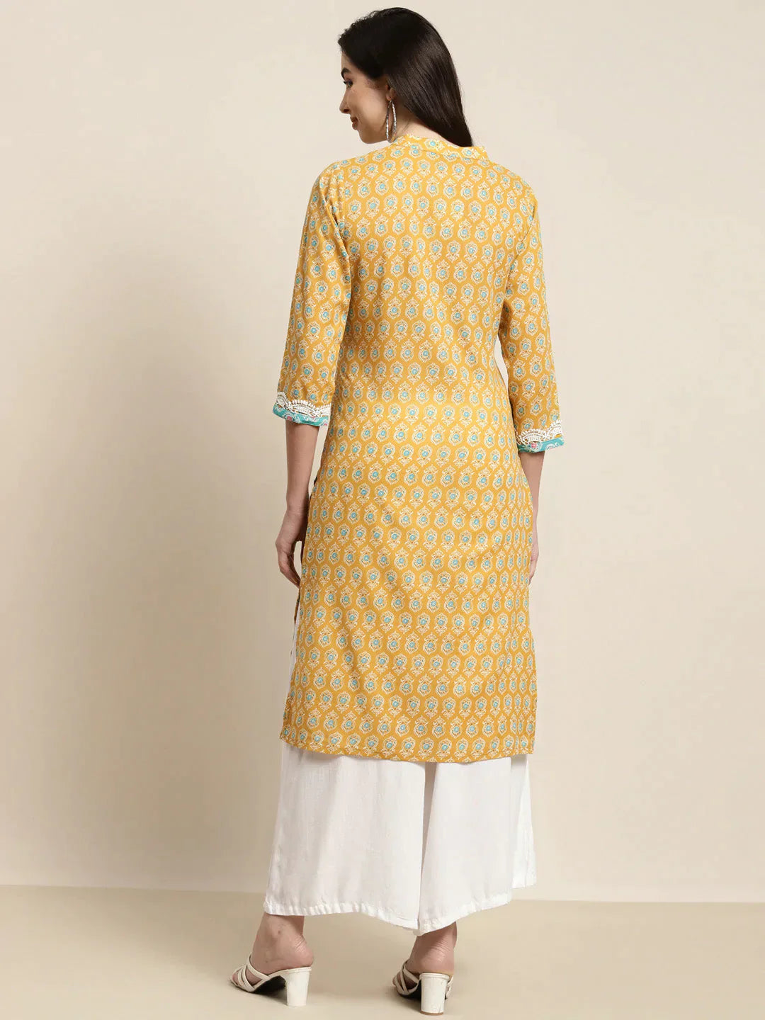 Women's Ethnic Motifs Thread Work Kurta - Taantav