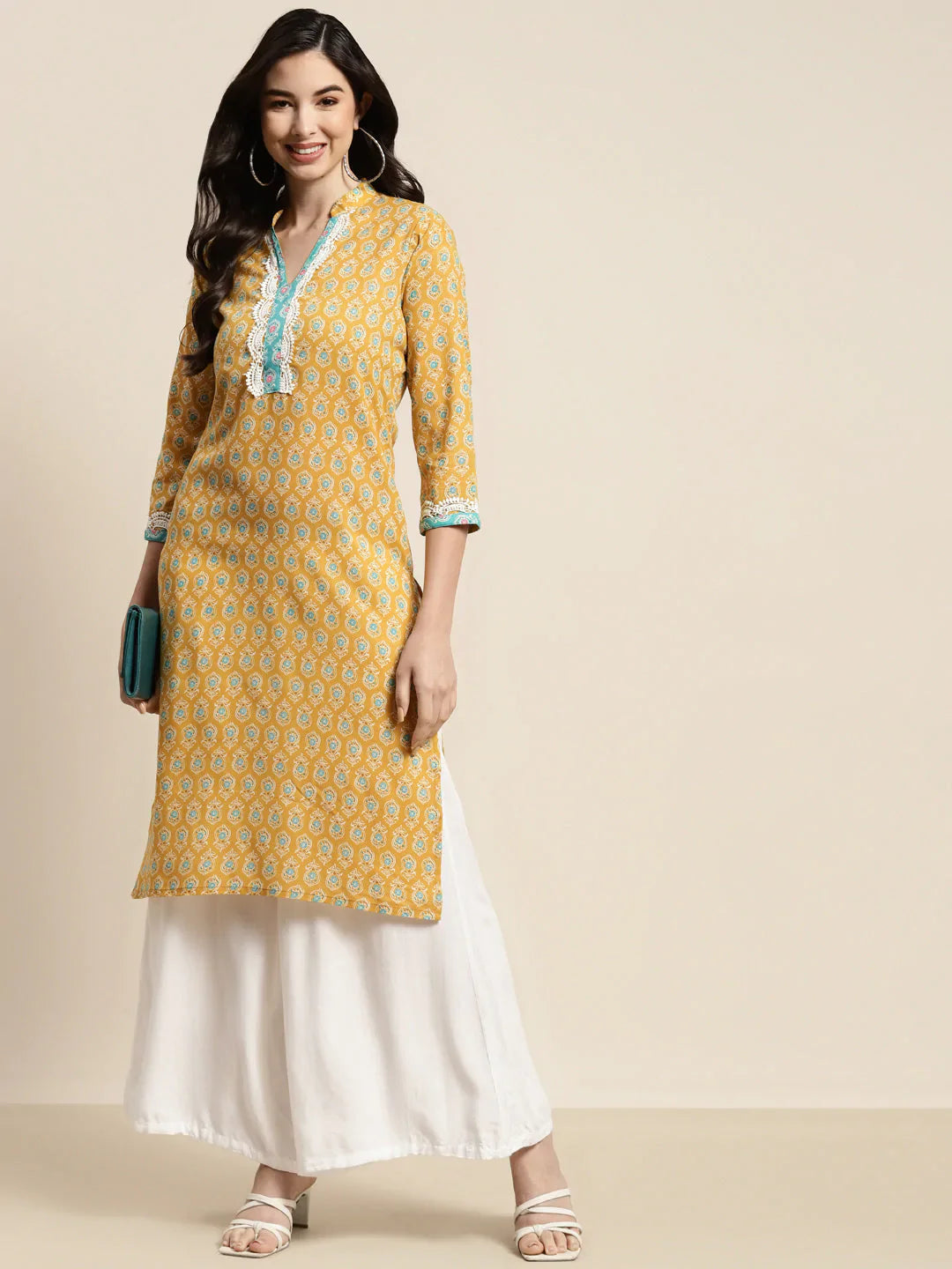 Women's Ethnic Motifs Thread Work Kurta - Taantav