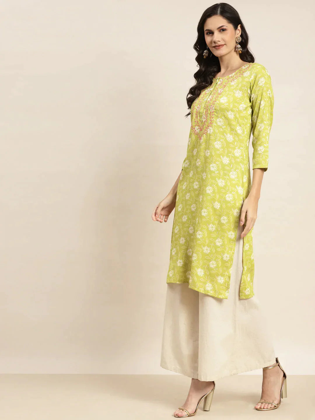 Women's Floral Printed Embroidered Detail Kurta - Taantav