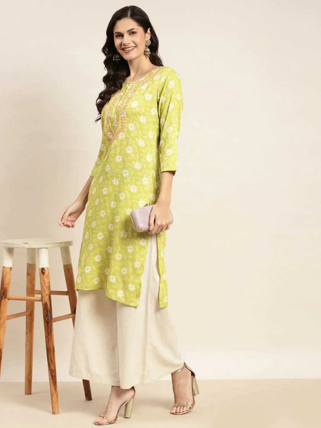 Women's Floral Printed Embroidered Detail Kurta - Taantav