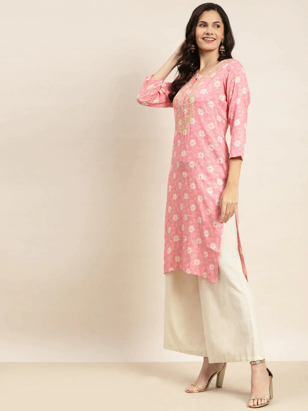 Women's Floral Printed Embroidered Detail Kurta - Taantav