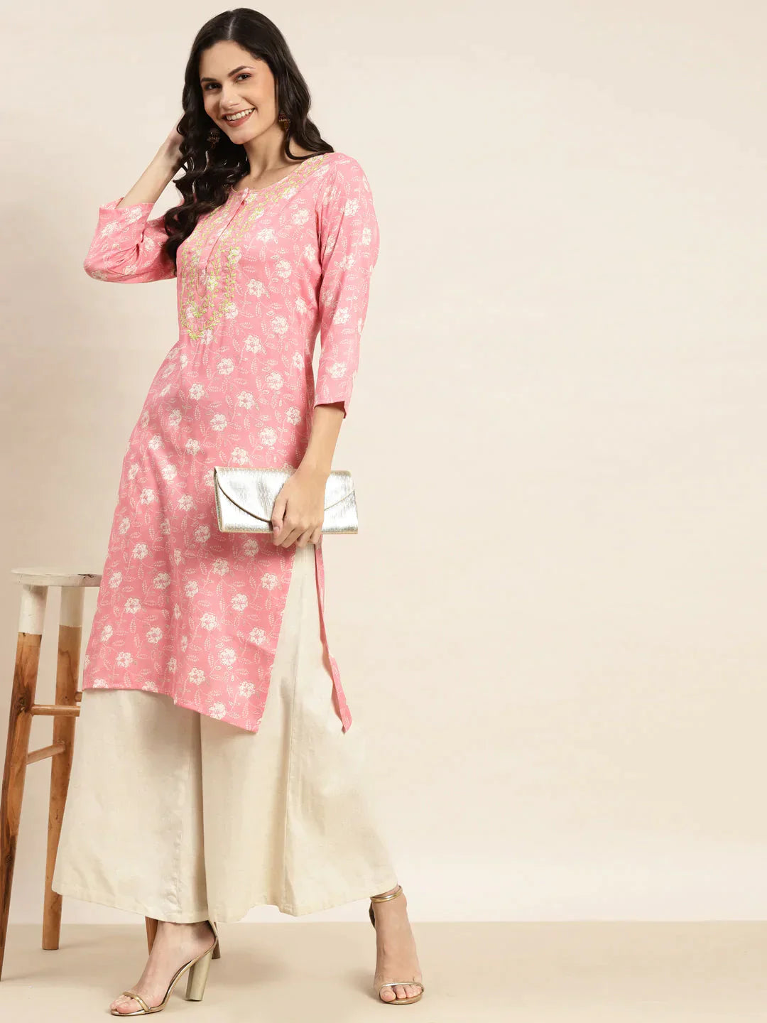 Women's Floral Printed Embroidered Detail Kurta - Taantav