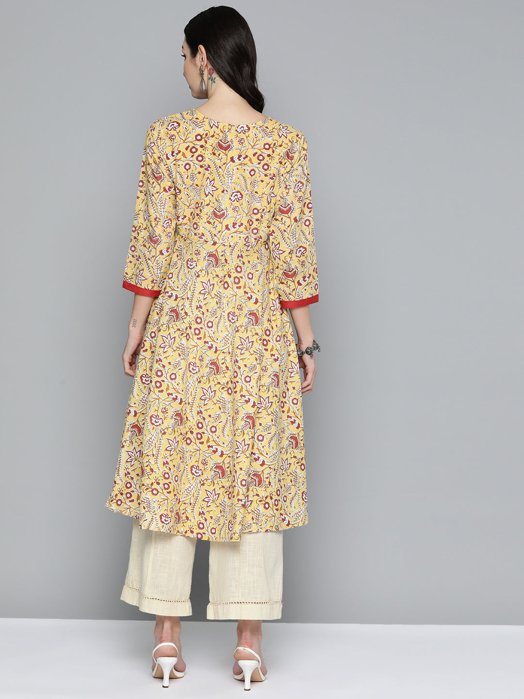 Women's Yellow Floral Printed Anarkali Kurta - Taantav