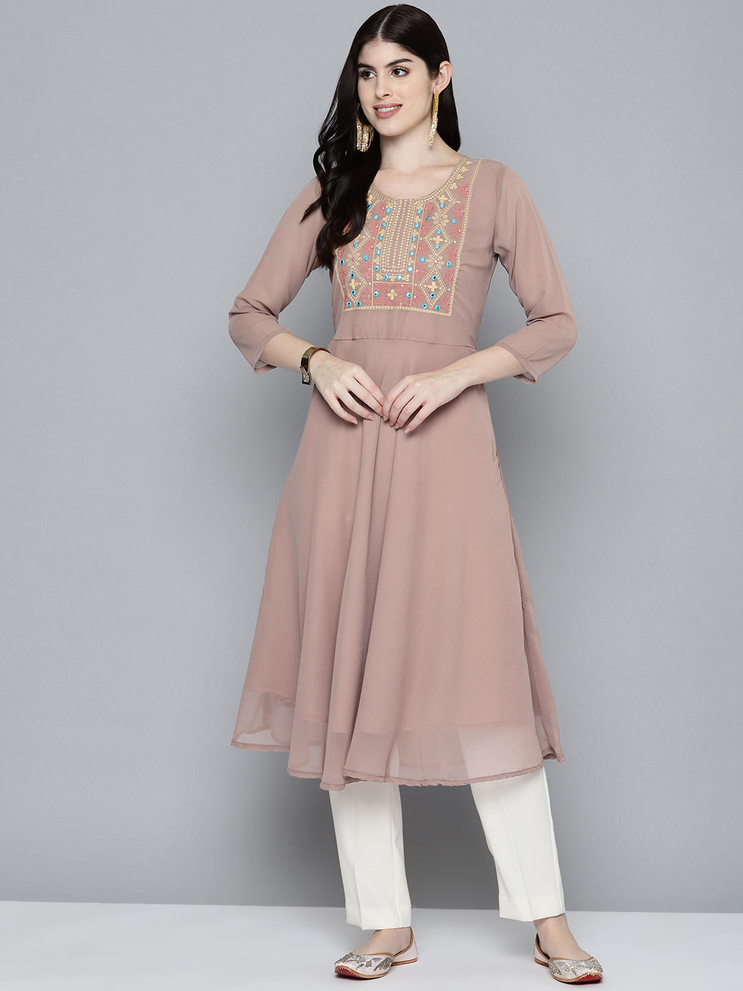 Women's Embroidered yok flared georgette kurta - Taantav