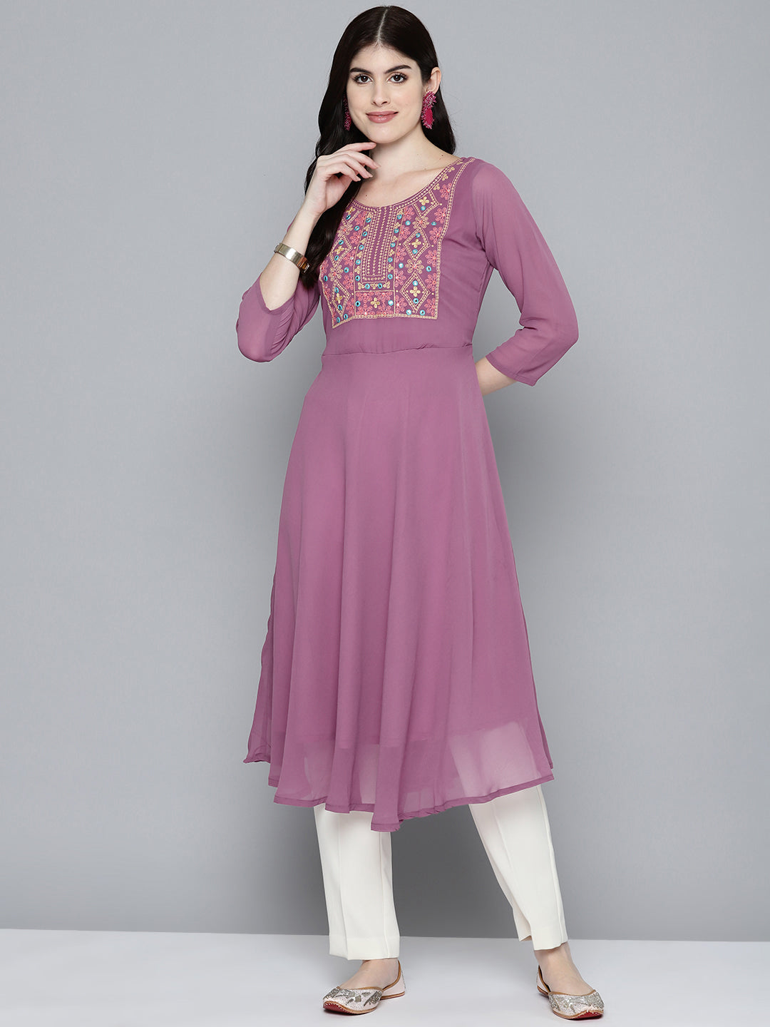 Women's Embroidered yok flared georgette kurta - Taantav