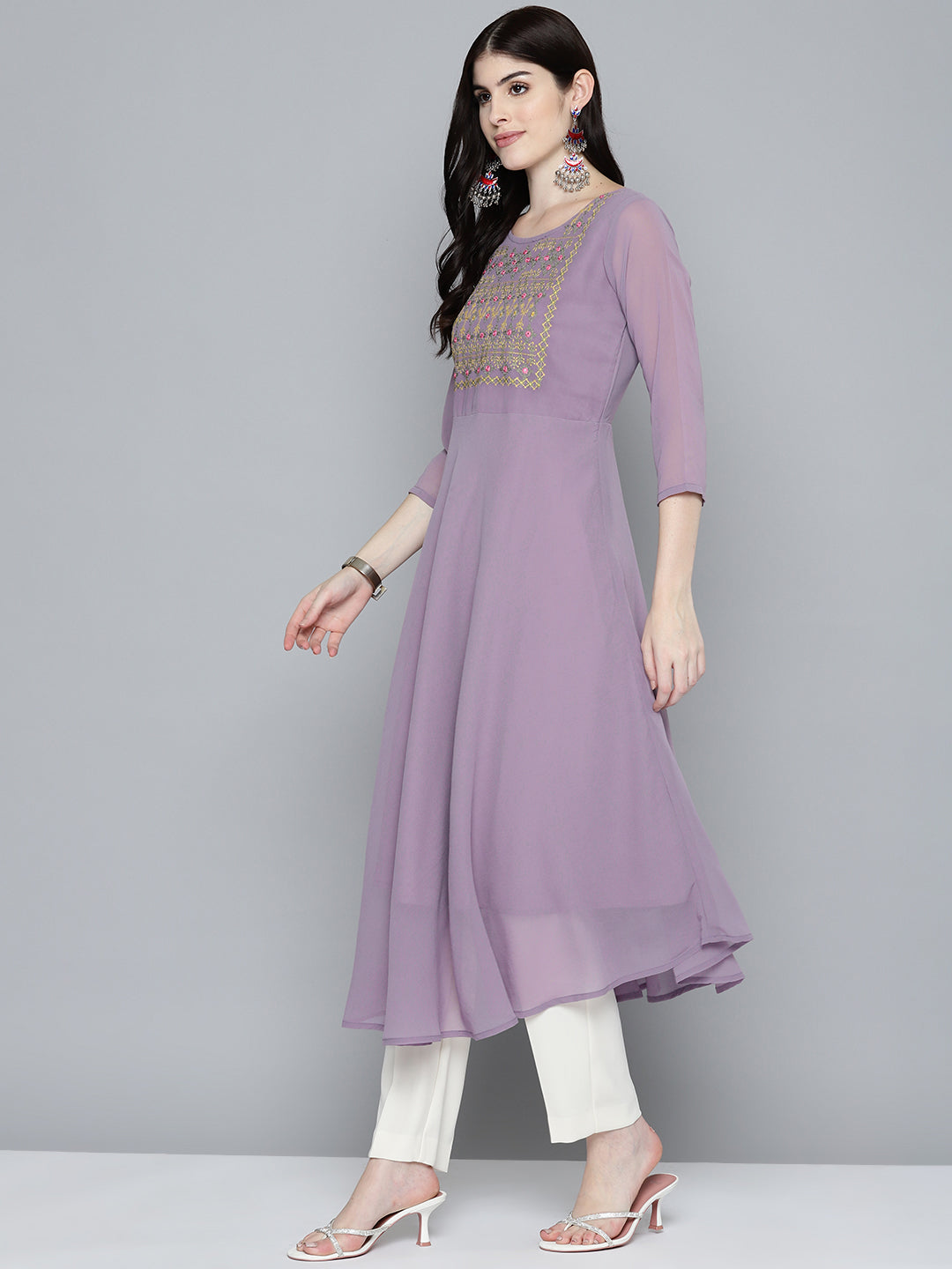 Women's Embroidered yok flared georgette kurta - Taantav