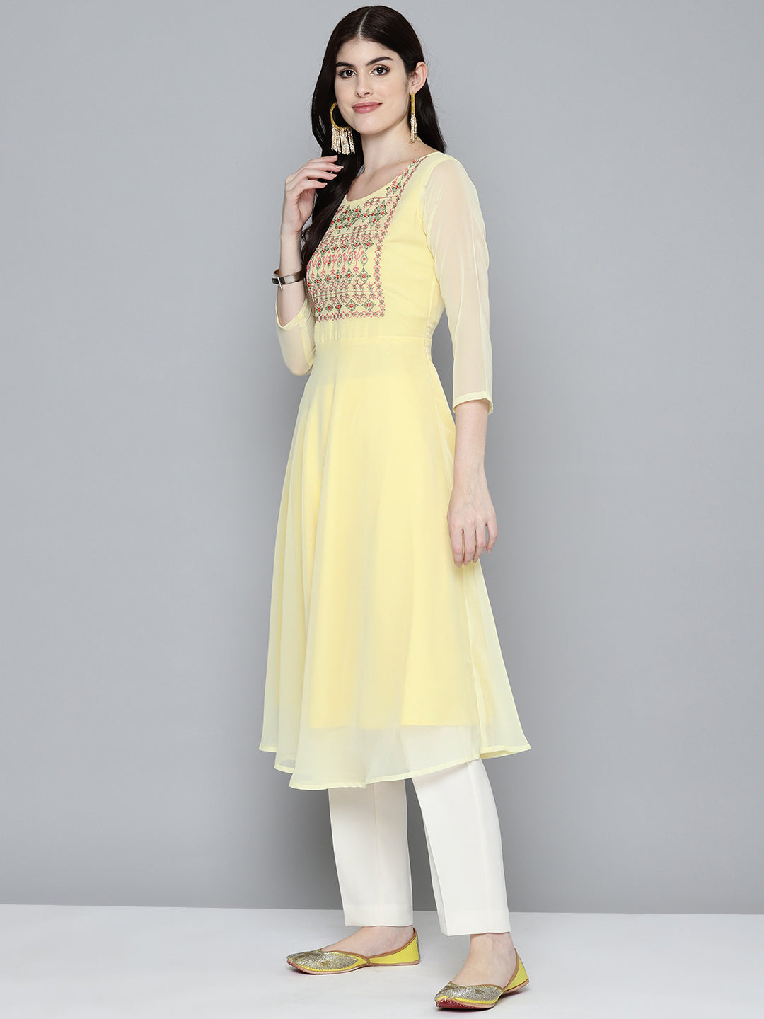 Women's Embroidered yok flared georgette kurta - Taantav