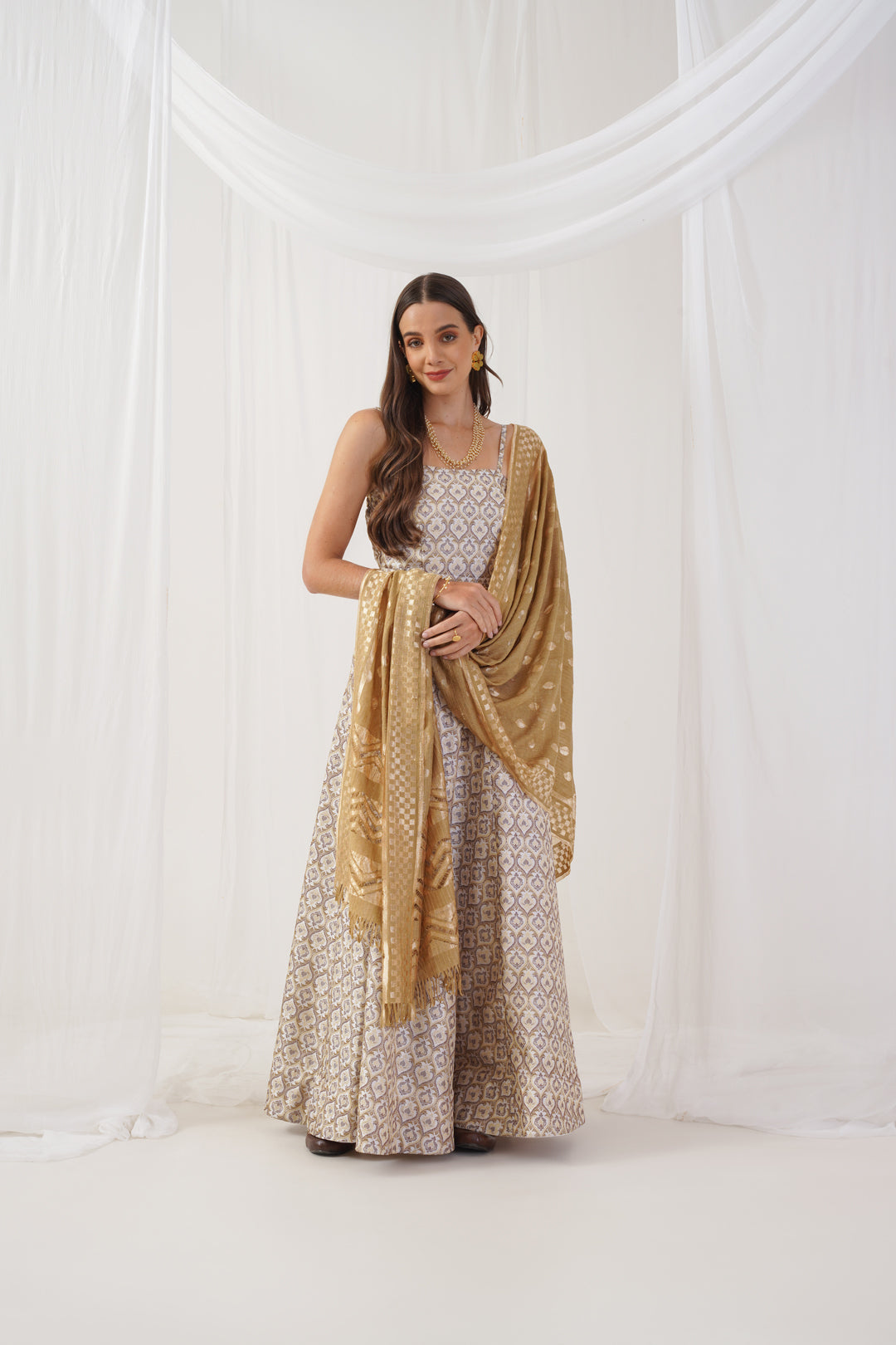 Women's Ivory Jacquard Beads & Stones Ready to Wear Lehenga & Blouse With Dupatta - Taantav