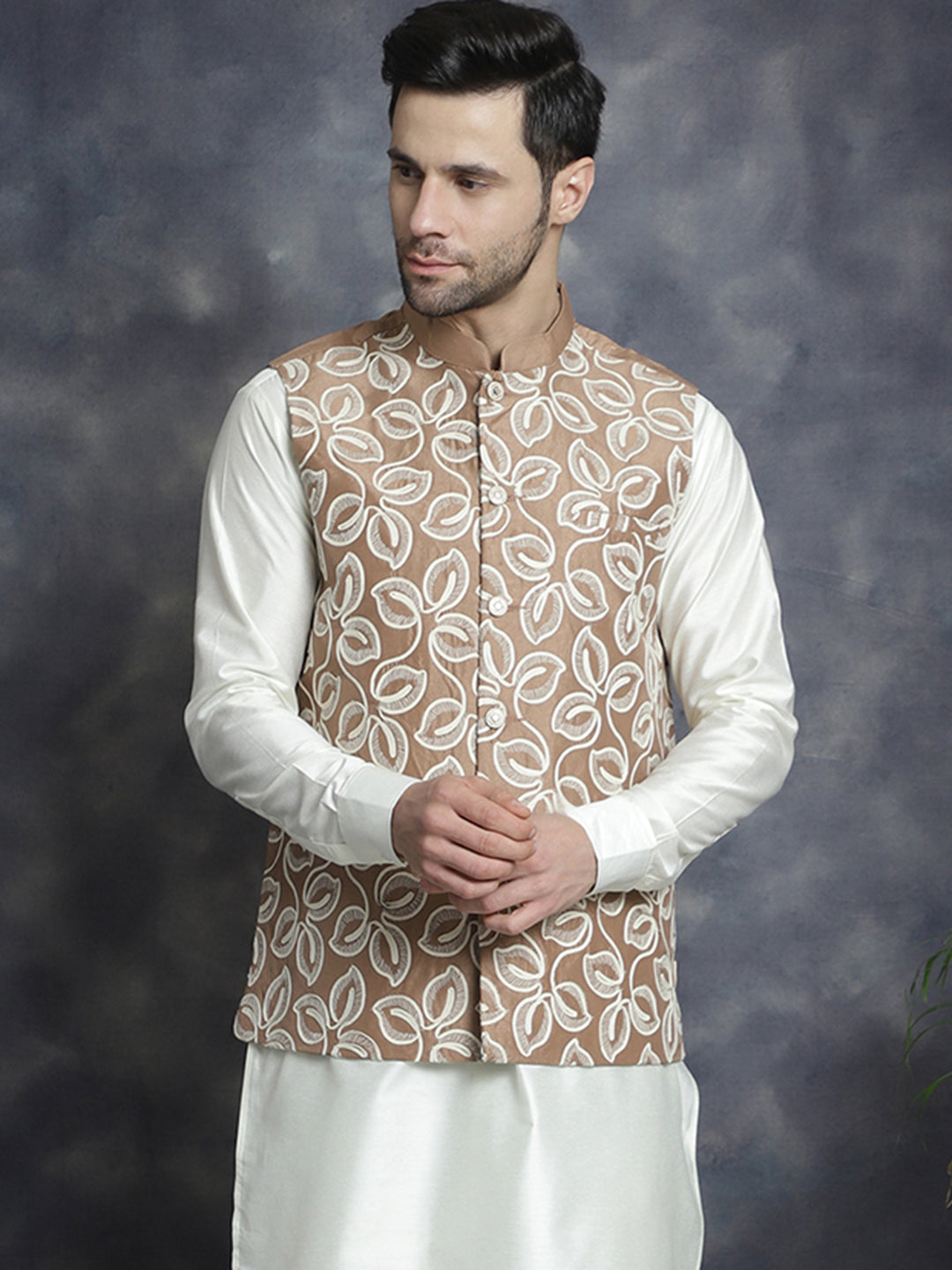 Men's embroidered Nehru Jacket - Taantav