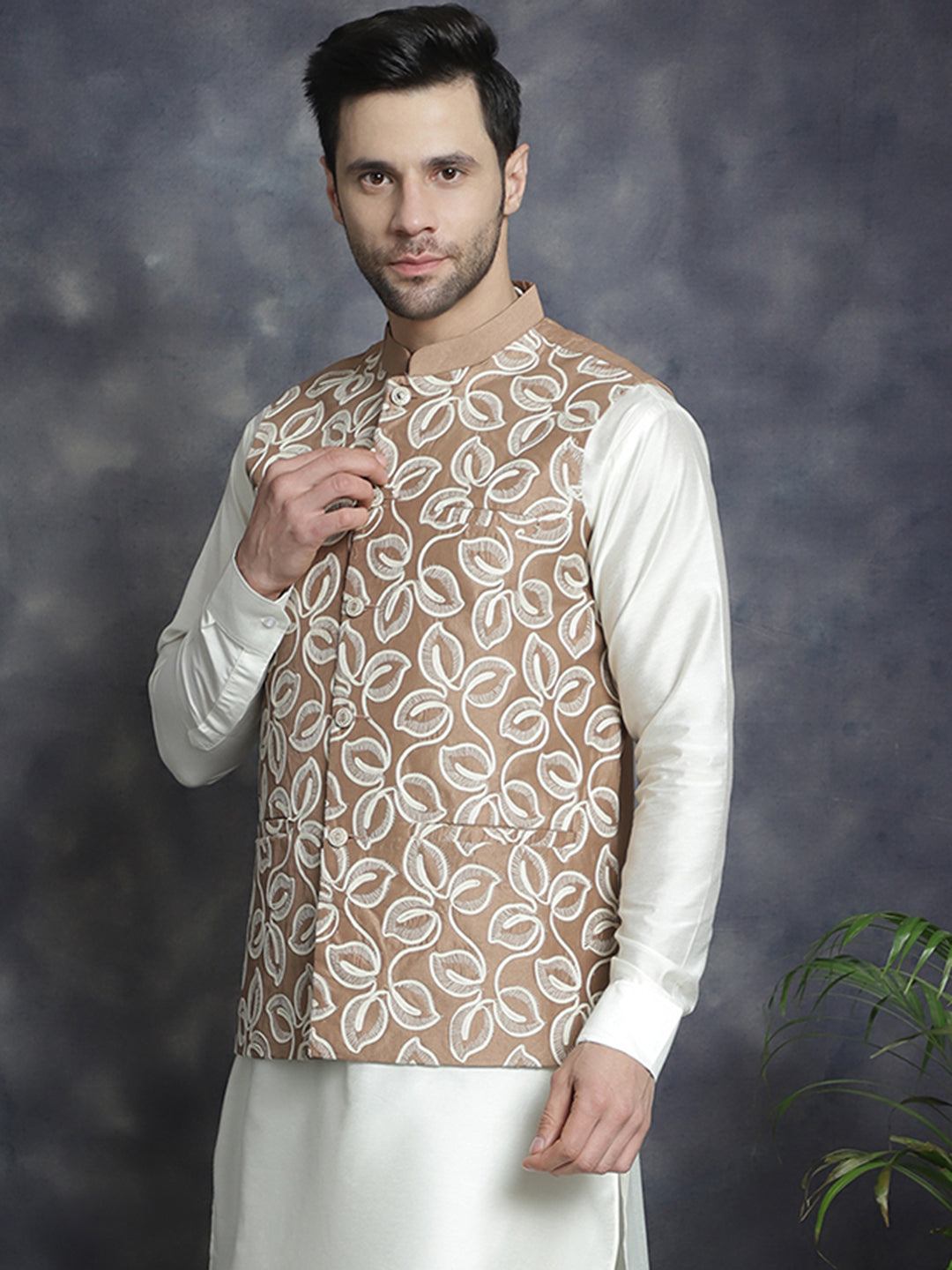 Men's embroidered Nehru Jacket - Taantav