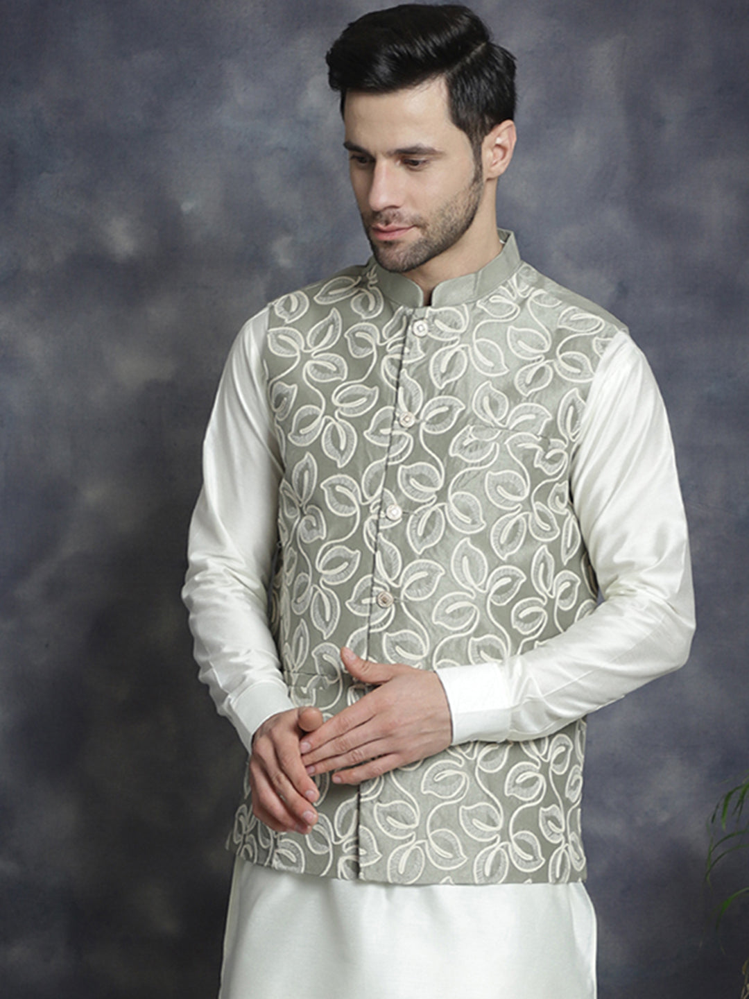 Men's embroidered Nehru Jacket - Taantav