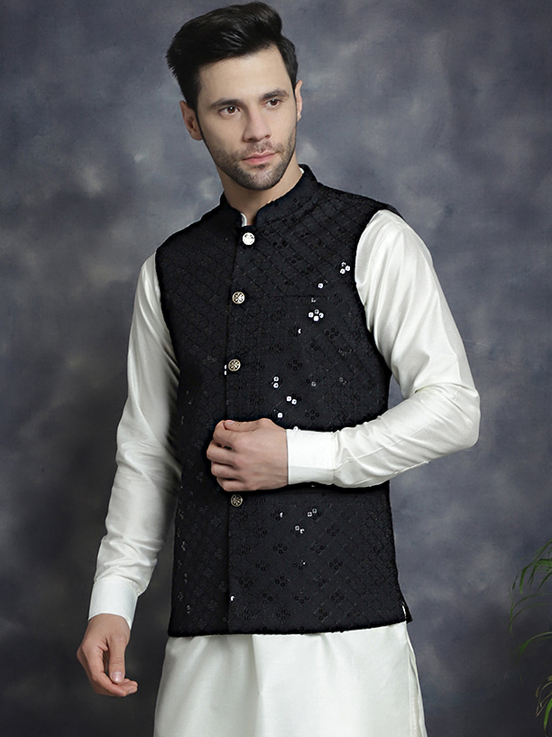 Men's embroidered and sequins Nehru Jacket - Taantav