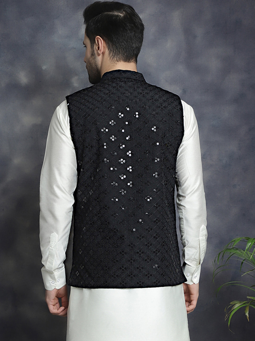 Men's embroidered and sequins Nehru Jacket - Taantav