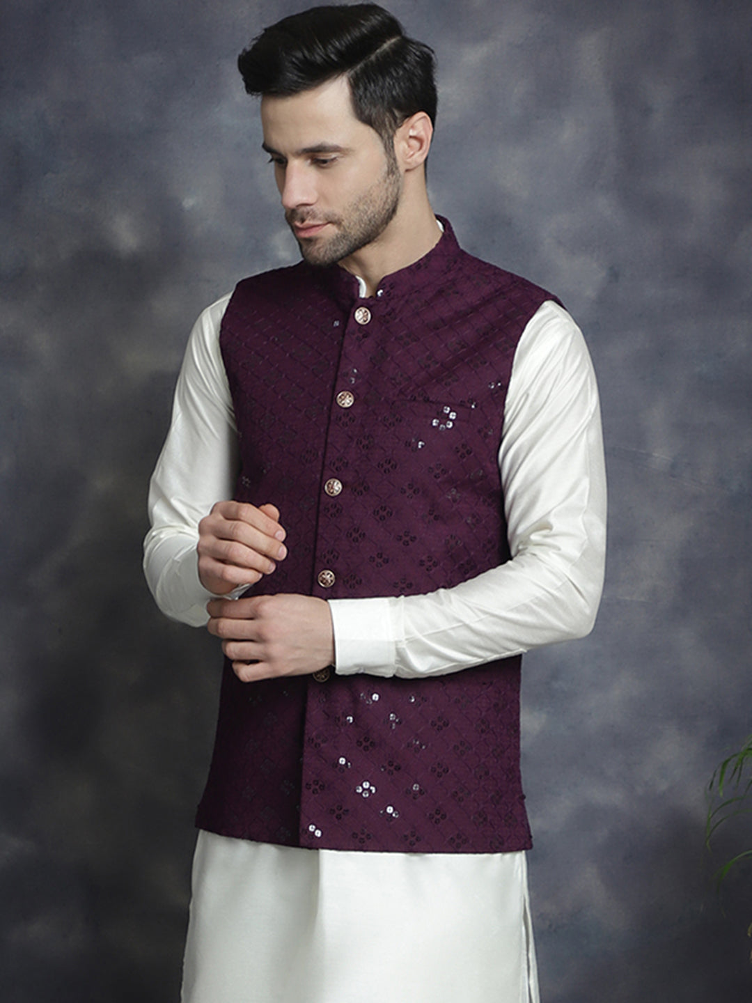 Men's embroidered and sequins Nehru Jacket - Taantav