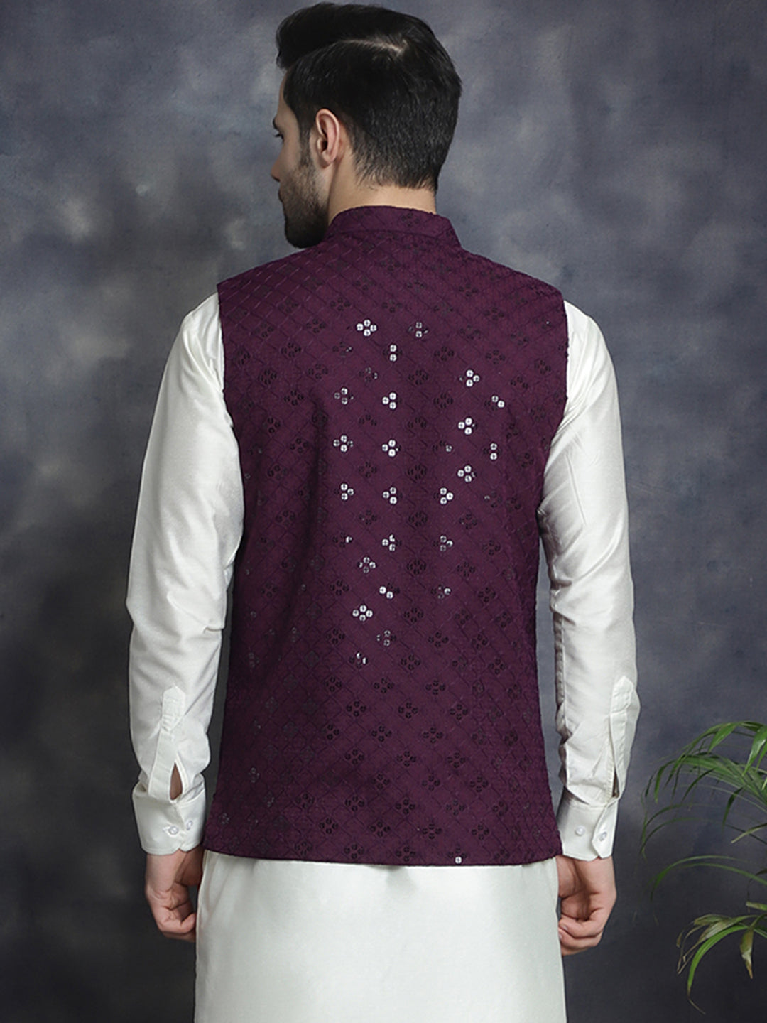 Men's embroidered and sequins Nehru Jacket - Taantav