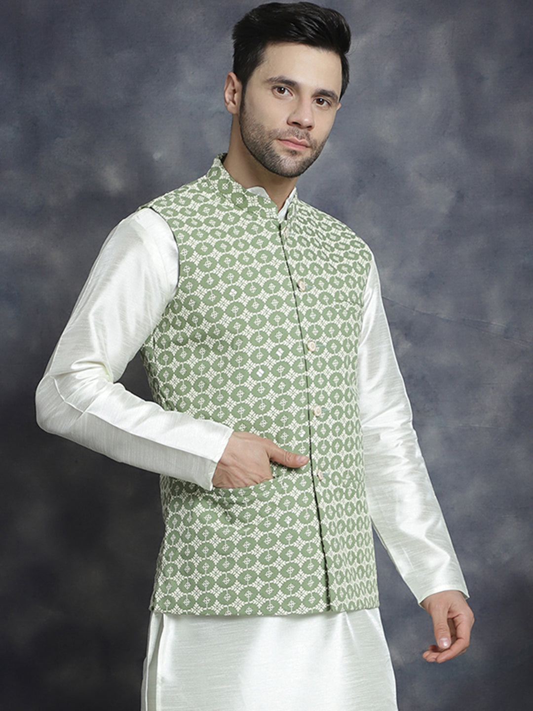 Men's embroidered and sequins Nehru Jacket - Taantav