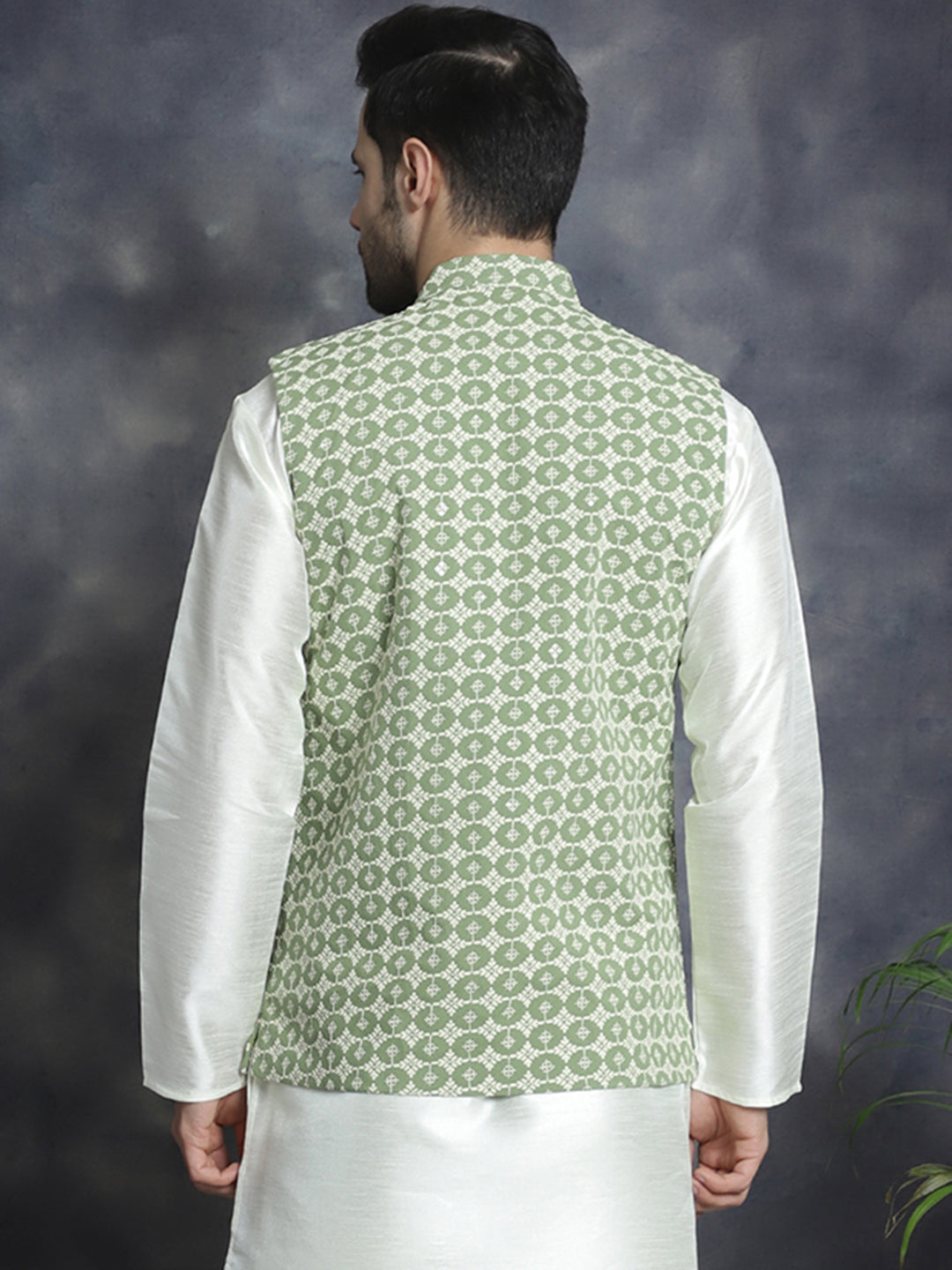 Men's embroidered and sequins Nehru Jacket - Taantav