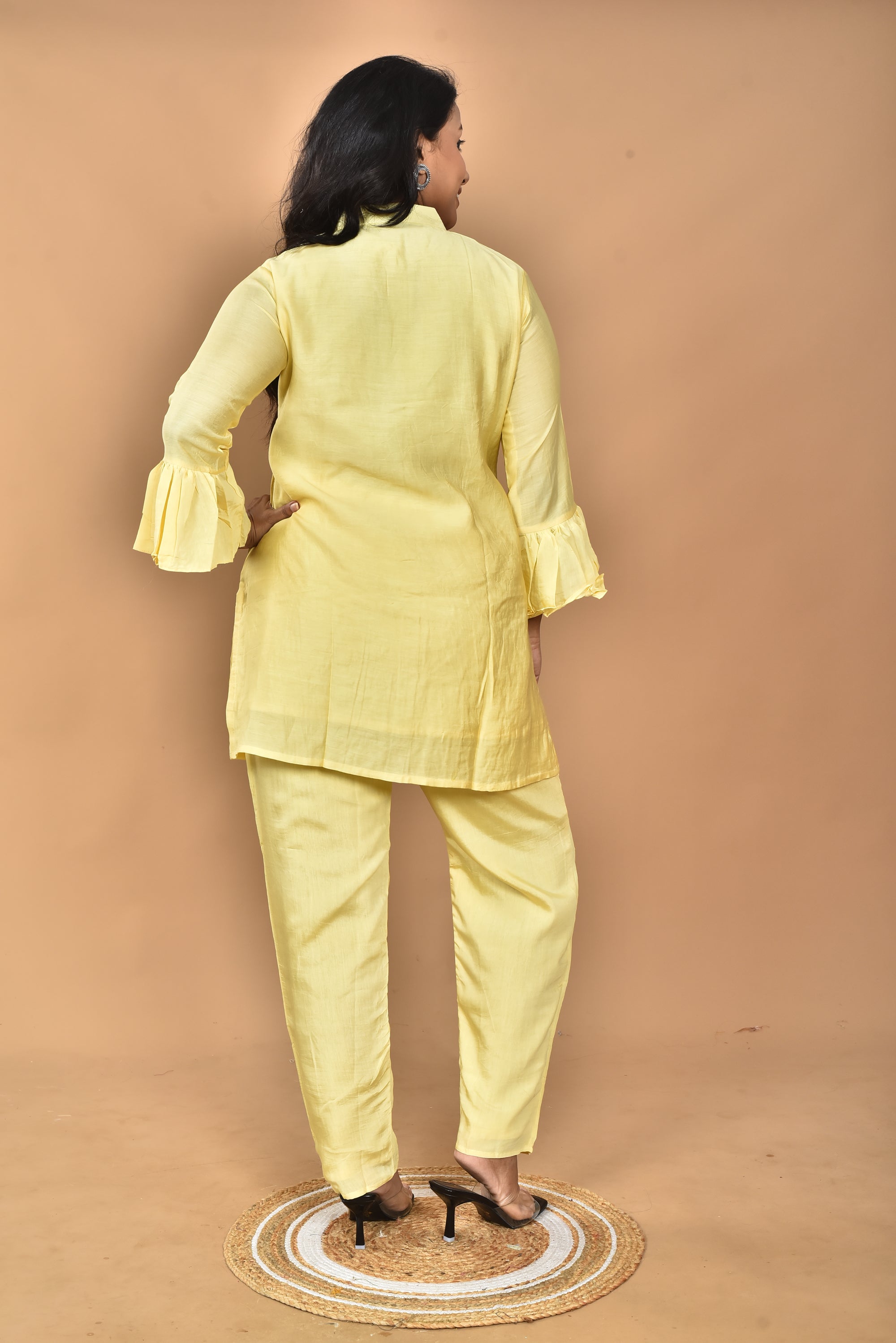 Color_YELLOW