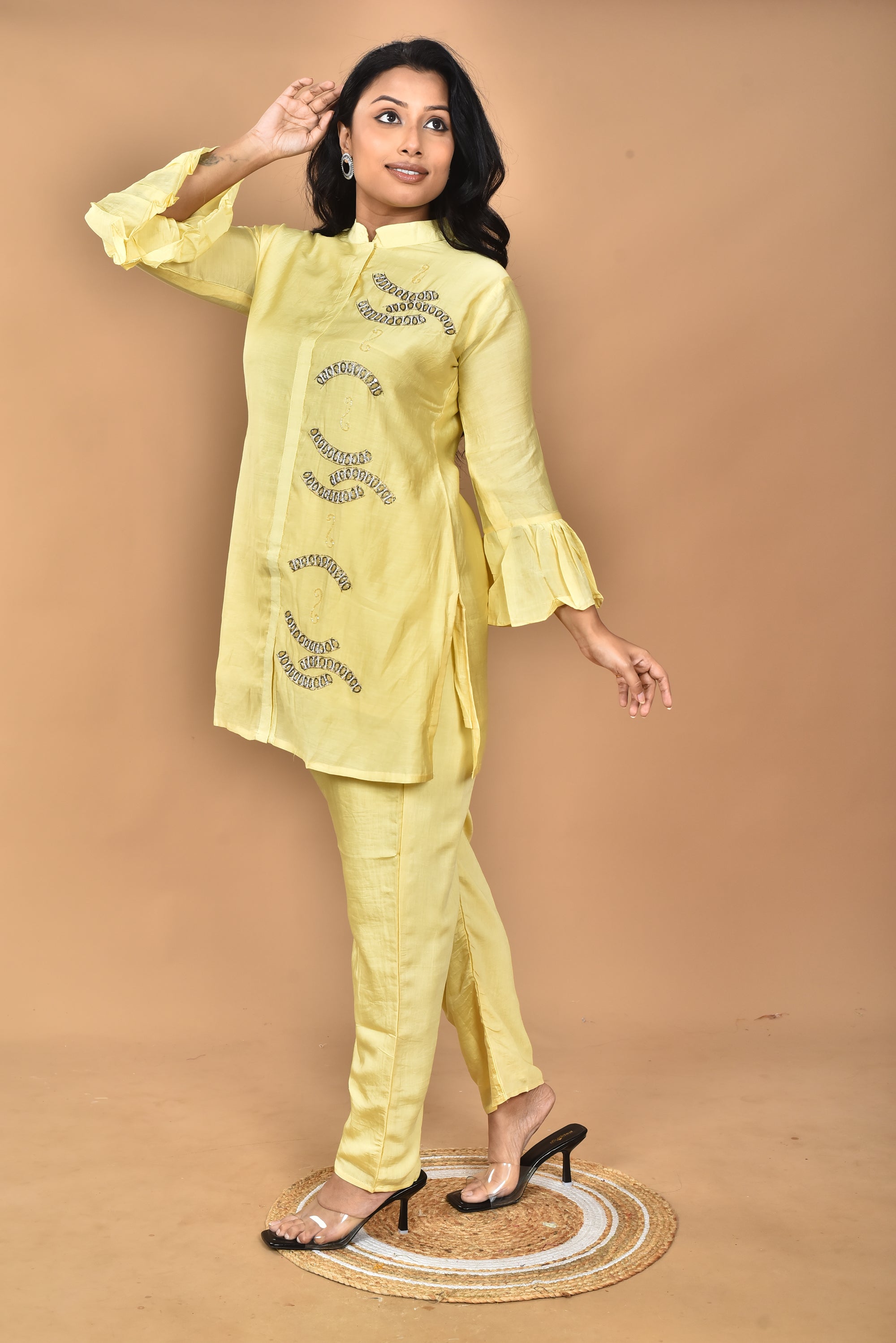 Color_YELLOW