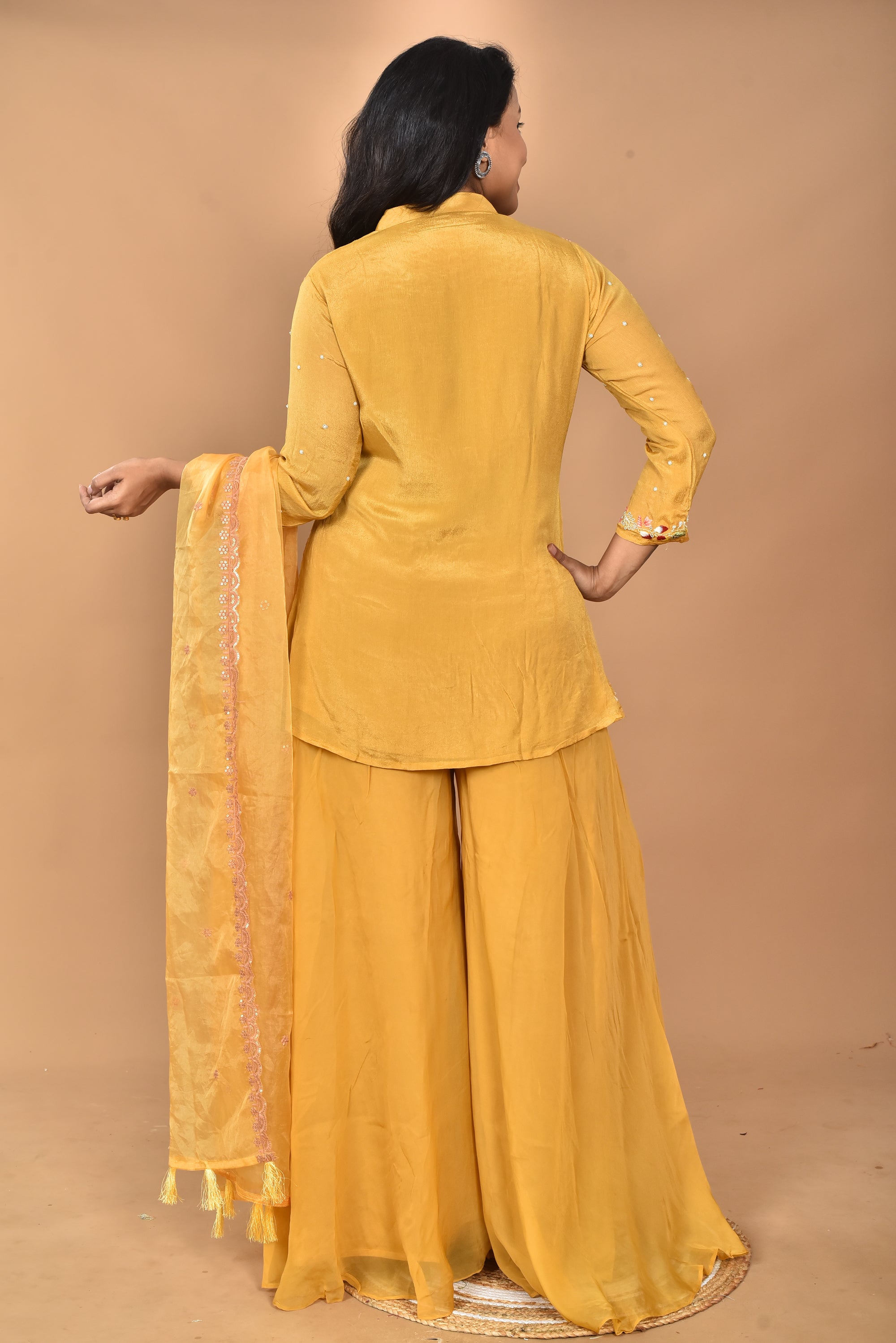 Color_YELLOW