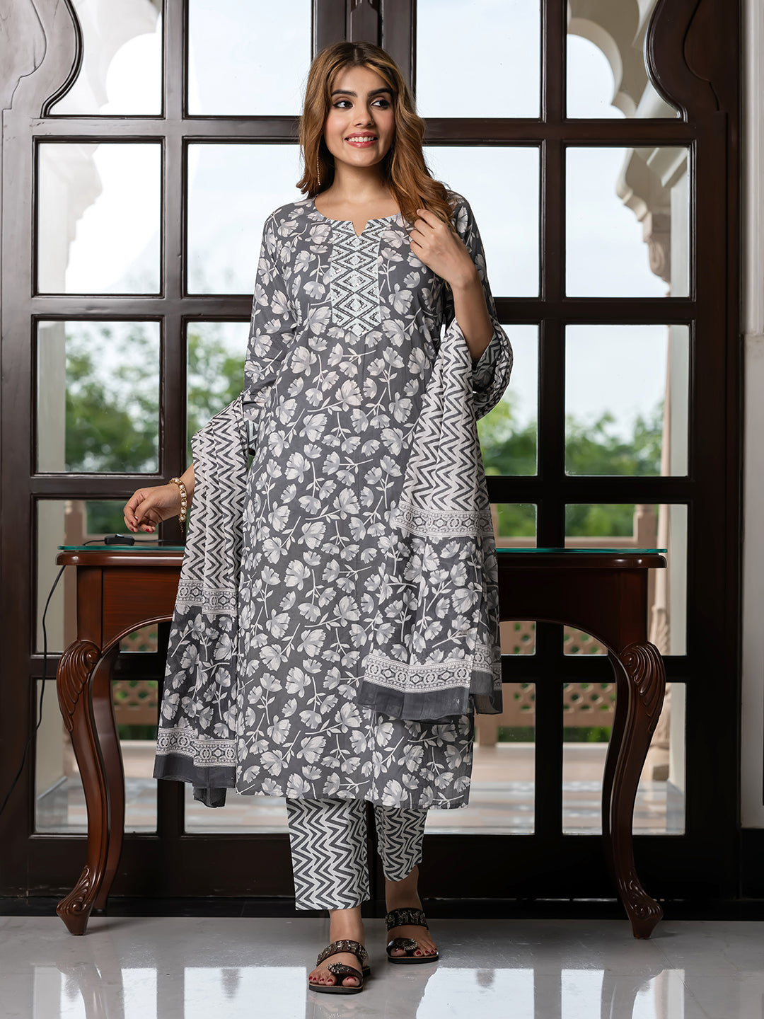 Color_Grey
