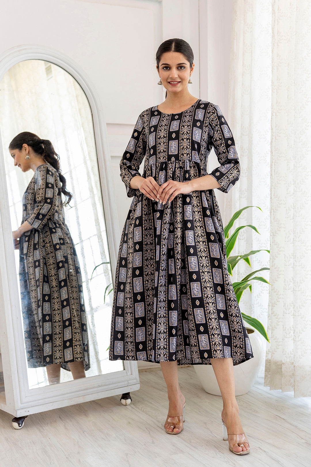 Women's Black Ethnic Printed Flared Dress - Taantav