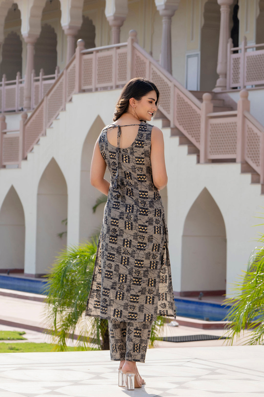 Women's Grey Printed Straight Kurta With Trouser - Taantav