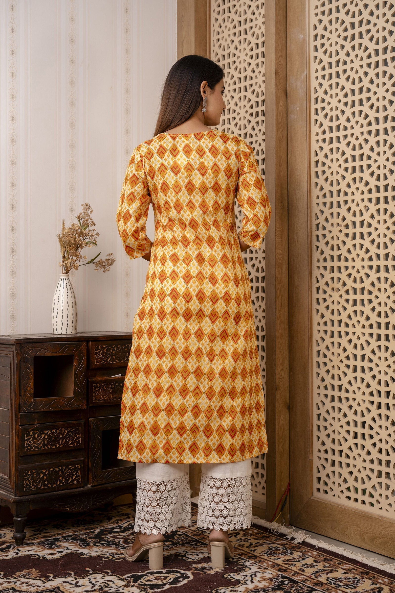 Women's Yellow Printed Straight Kurta with Three Quarter Sleeves - Taantav