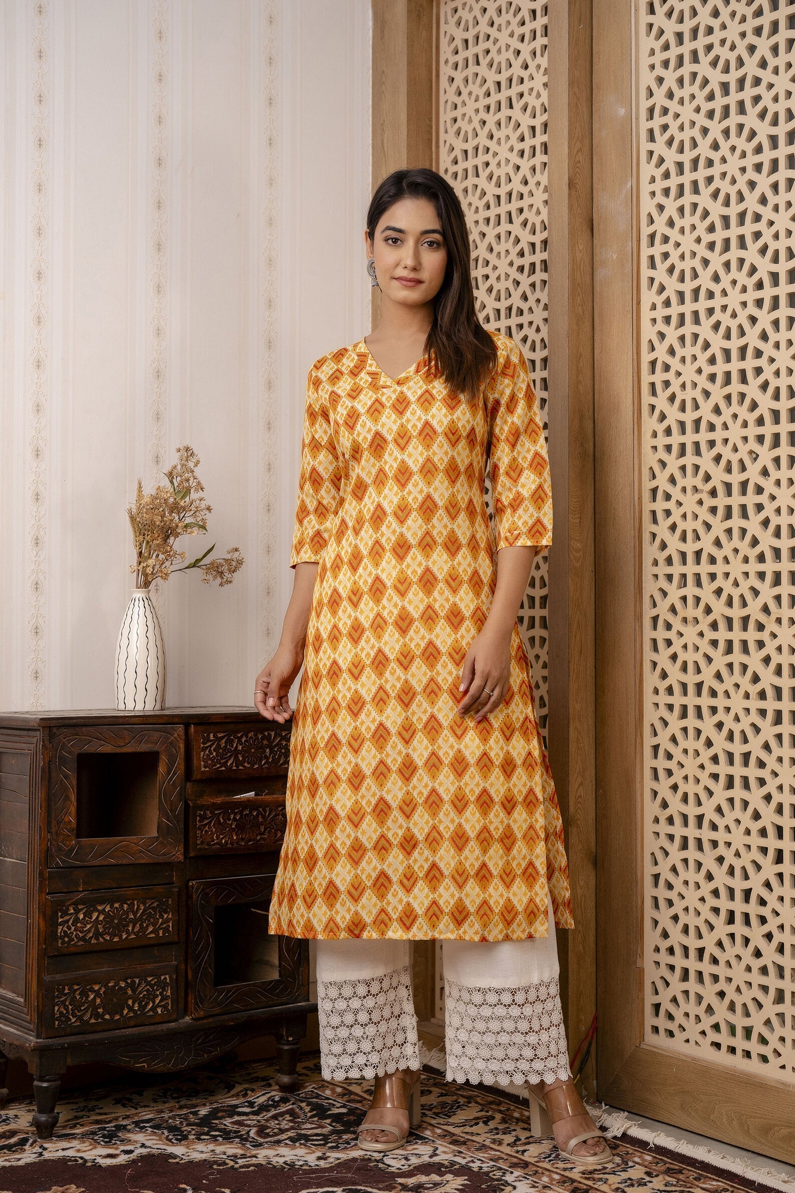 Women's Yellow Printed Straight Kurta with Three Quarter Sleeves - Taantav