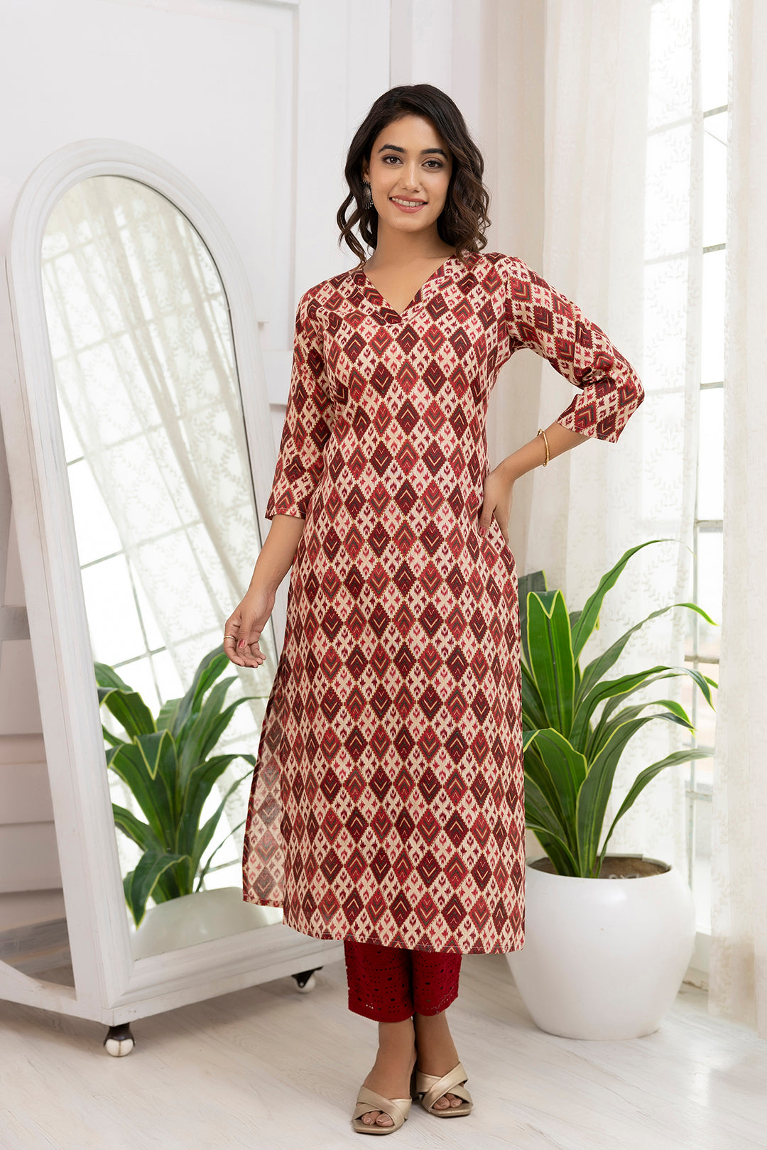 Women's Maroon Printed Straight Kurta with Three Quarter Sleeves - Taantav