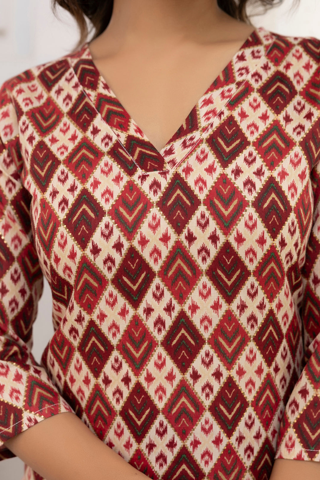 Women's Maroon Printed Straight Kurta with Three Quarter Sleeves - Taantav