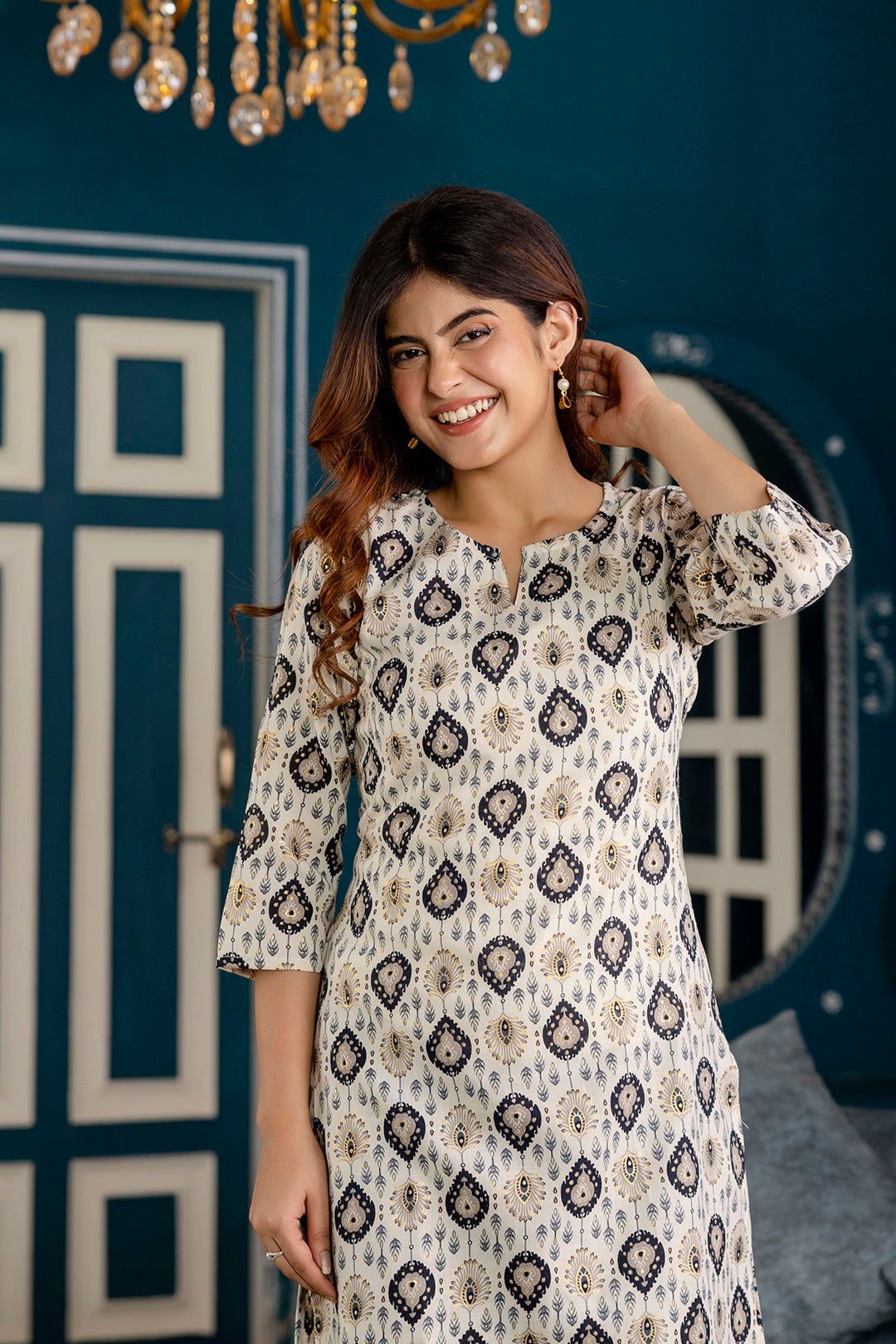 Women's Off White and Black Printed Straight Kurta - Taantav