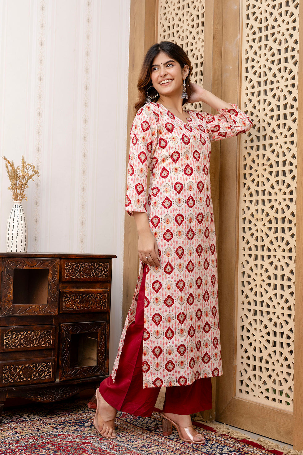 Women's Maroon and Off White Printed Straight Kurta - Taantav